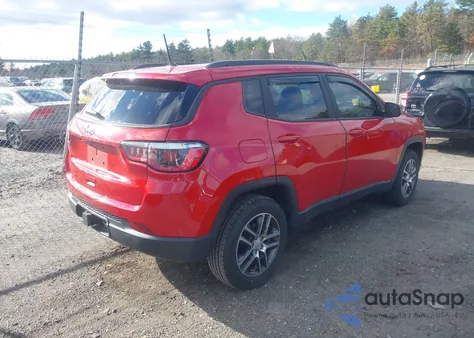 2018 Jeep Compass Latitude 4X4 z USA, uszkodzony, nr VIN 3C4NJDBB6JT112914